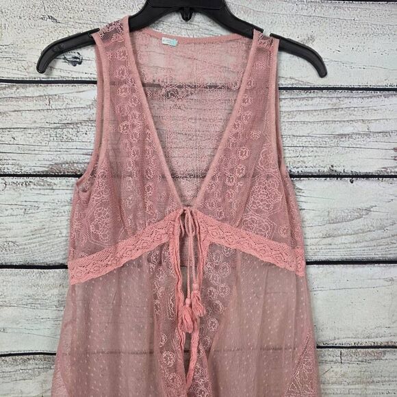 Maurices M Blush Sheer Lace Tie-Front High-Low Vest - Picture 3 of 7
